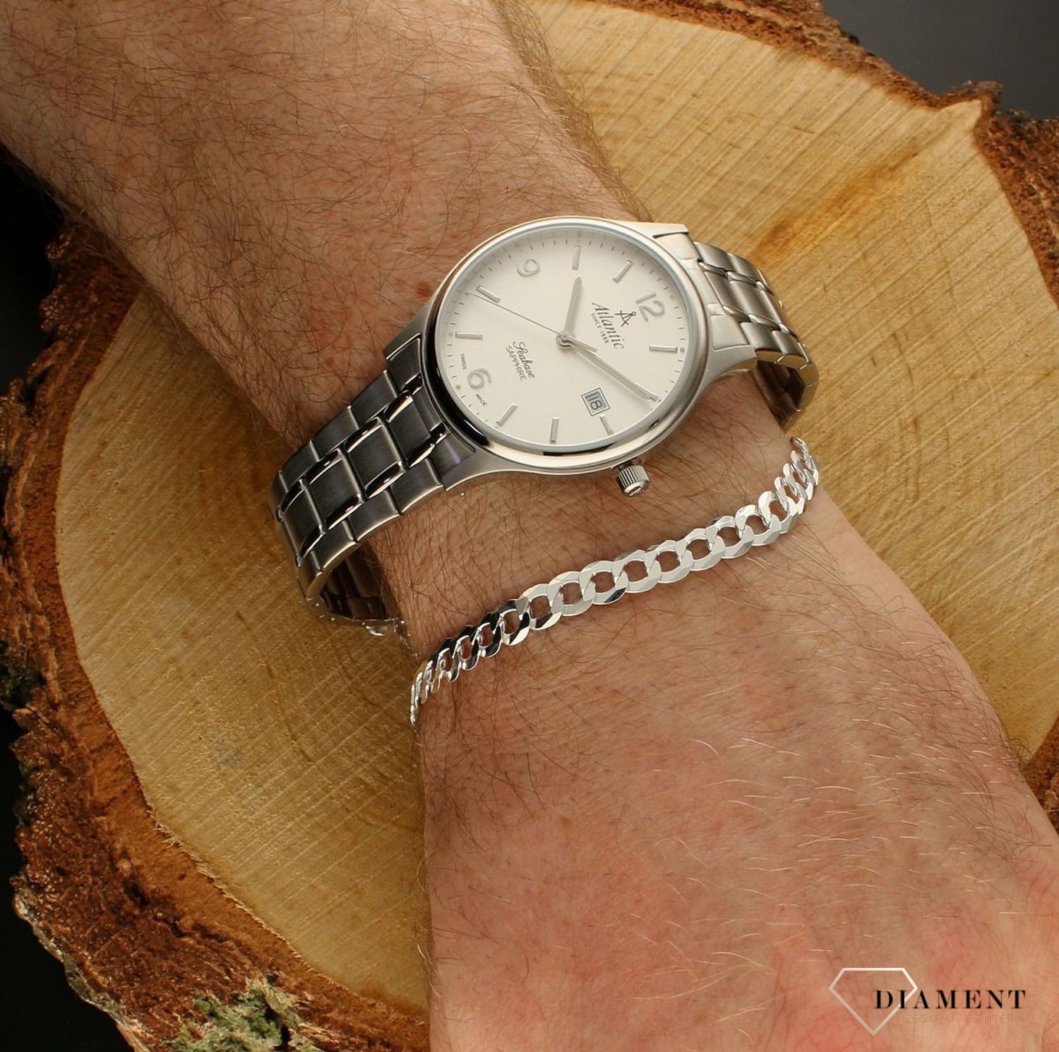 Bransoleta srebrna rodowana pancerka 925 6 mm DIA-BRA-2086R-160-925. Bransoletka wykonana jest z najwyższej próby srebra 925 o splocie pancerki. Bransoletka srebrna o wadze 8,20 gram, długości 22 cm oraz szerokości 6 mm..jpg